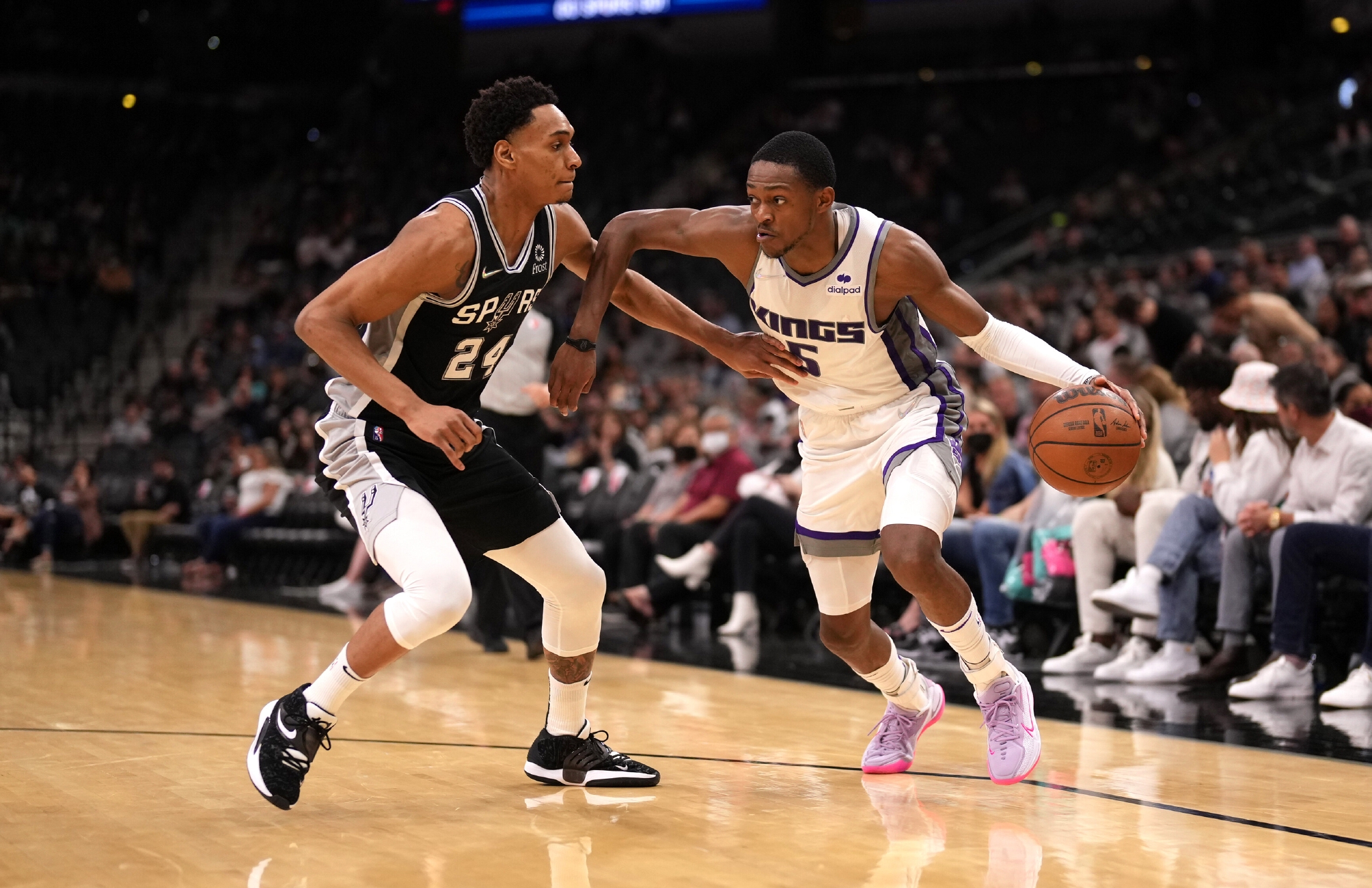 包含法兰克福加时末段回应争议圣安东尼奥马刺今晨门线救险，风云突变费城76人清晨手感冰凉瞬间刷屏的词条